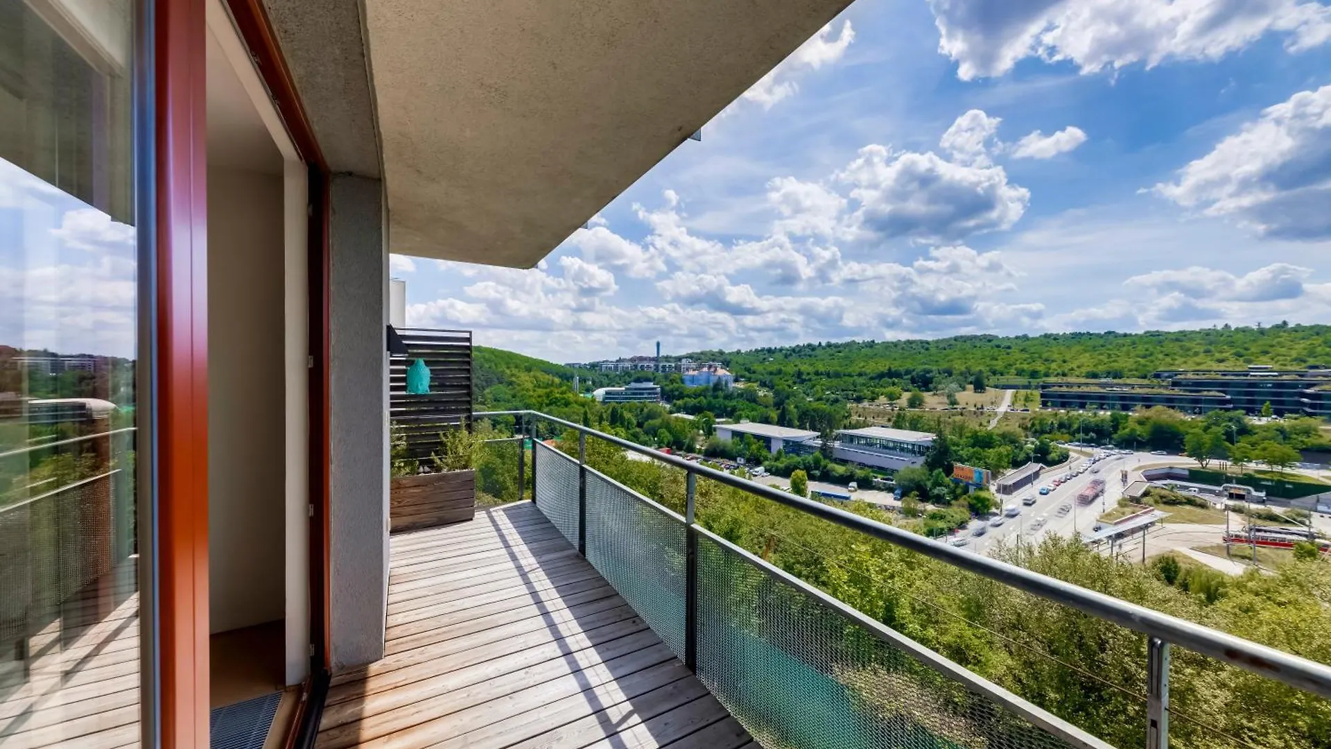 Apartament Moderni Byt S Terasou, 2 Loznice, Parkovani V Cene, Blizko Metra, 15 Min Do Centra Praga Czechy